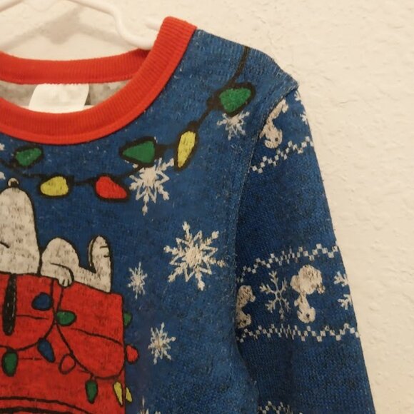 Snoopy Christmas Sweater - Picture 3 of 11